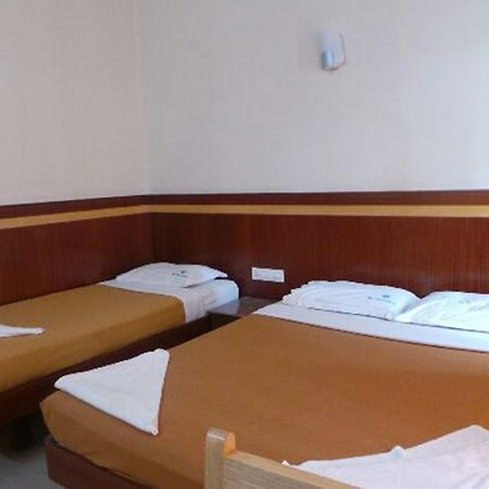 Mlc Gateway Deluxe Inn Bangalore Eksteriør bilde