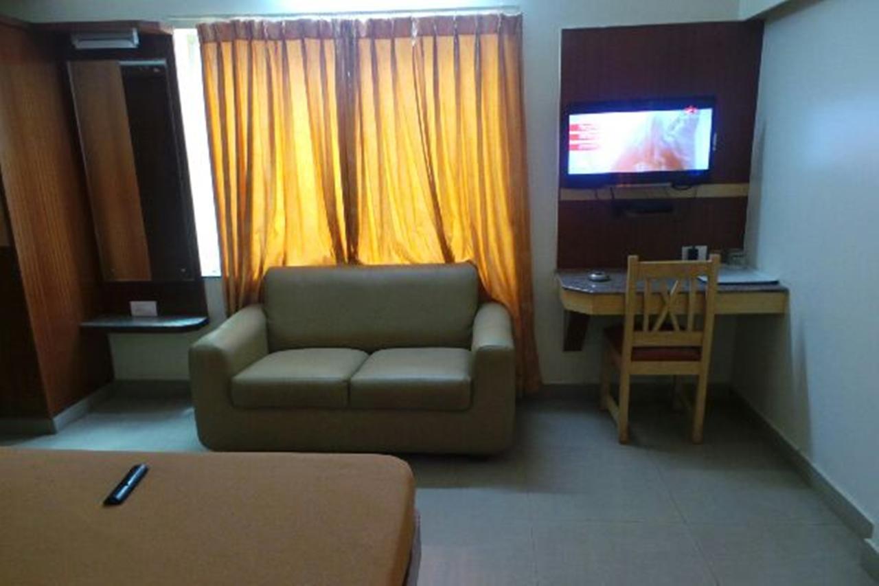 Mlc Gateway Deluxe Inn Bangalore Eksteriør bilde
