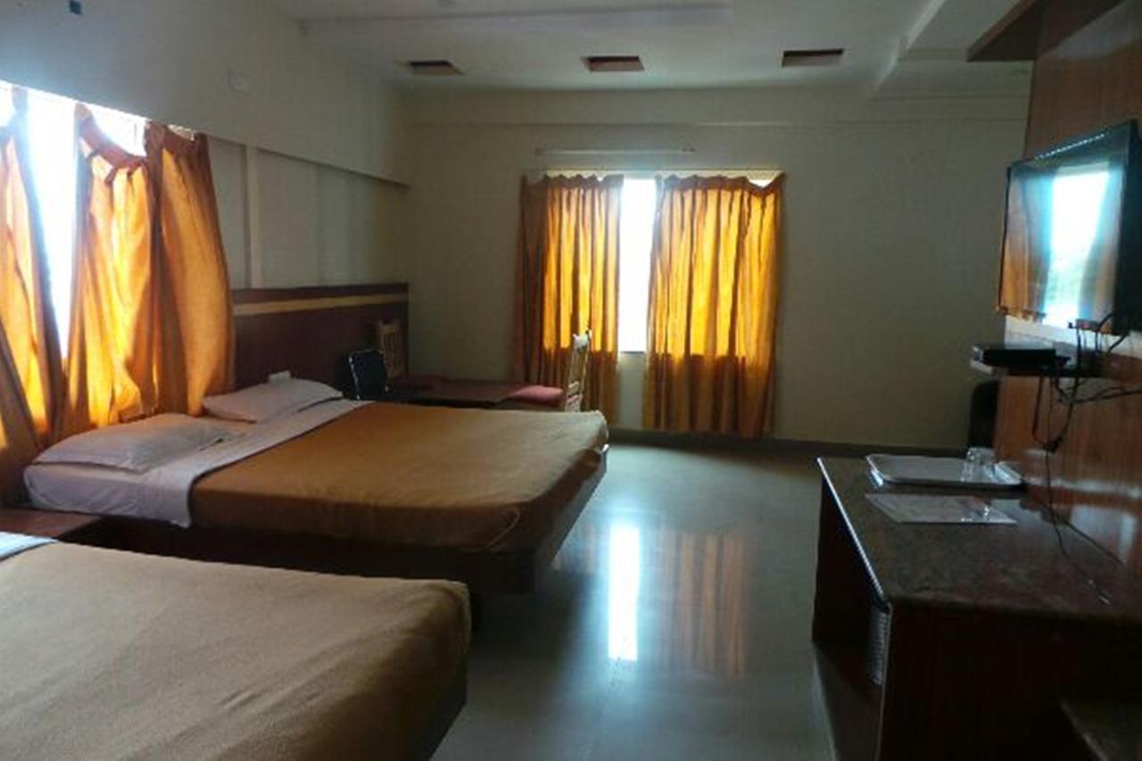 Mlc Gateway Deluxe Inn Bangalore Eksteriør bilde