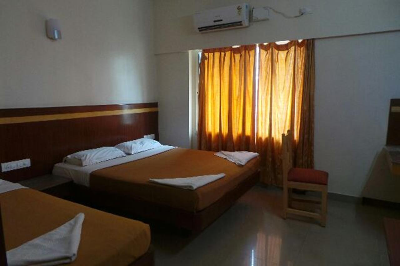 Mlc Gateway Deluxe Inn Bangalore Eksteriør bilde